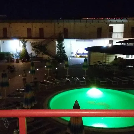 Studio B25 In Central Plaza شقة